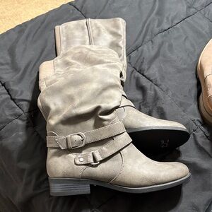 Stylish Gray Women's Boots